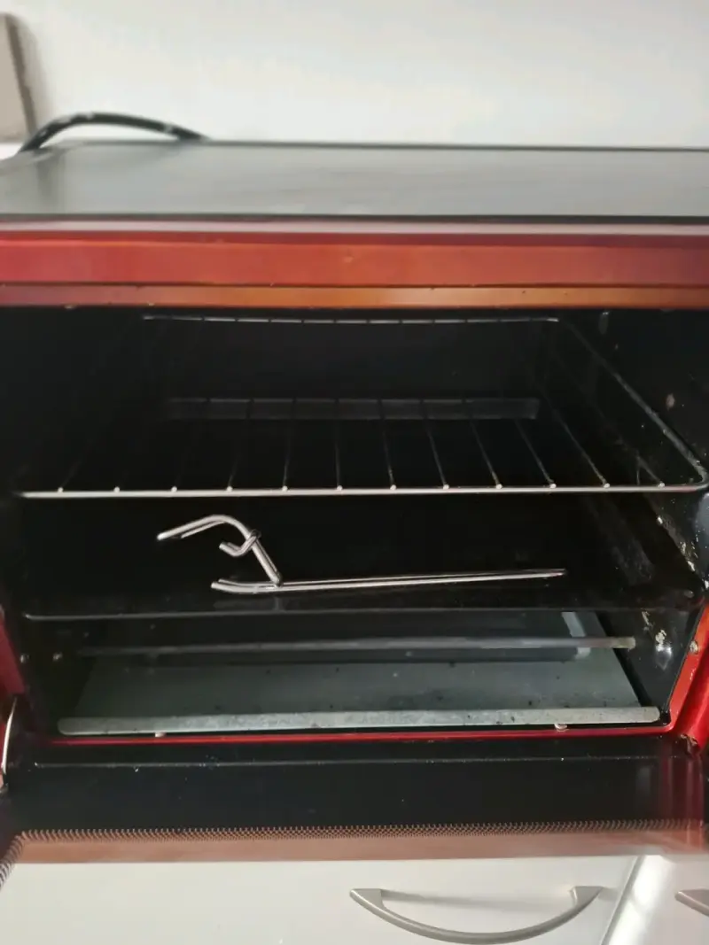 Horno eléctrico Thomas rojo con controles manuales - 4