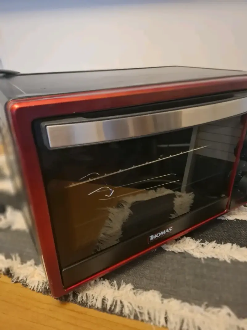 Horno eléctrico Thomas rojo con controles manuales - 6