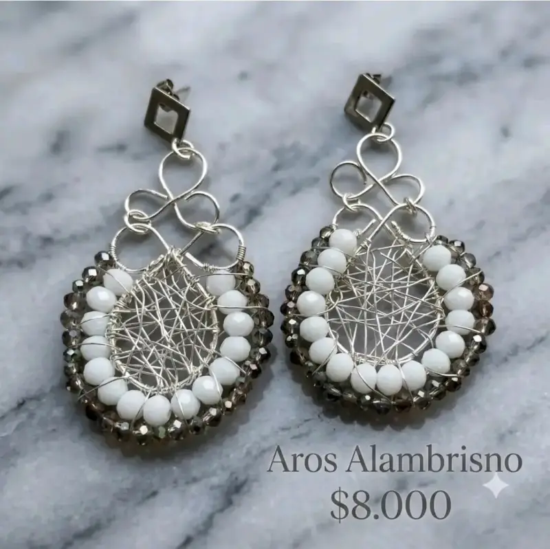 Aros de Alambrismo con Cuentas Blancas