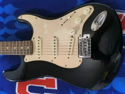 Guitarra eléctrica Squier Stratocaster Affinity - miniatura 1