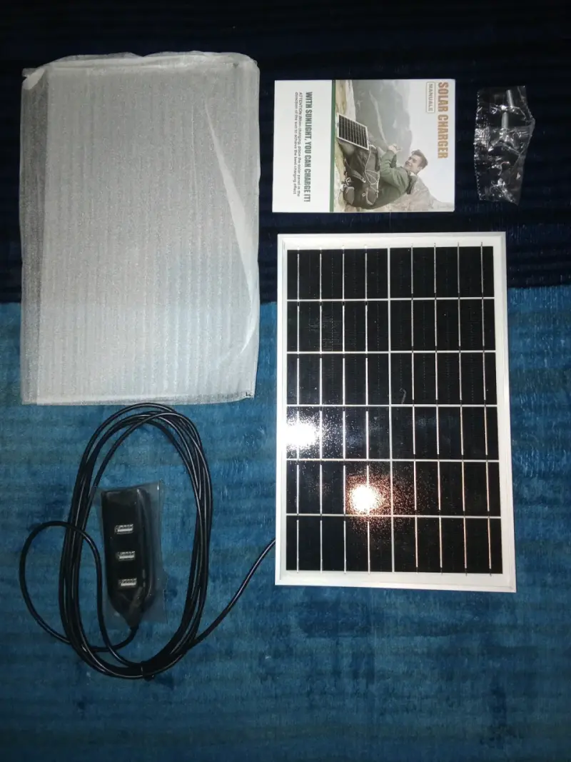 Panel Solar Portátil con 4 Puertos USB - 1