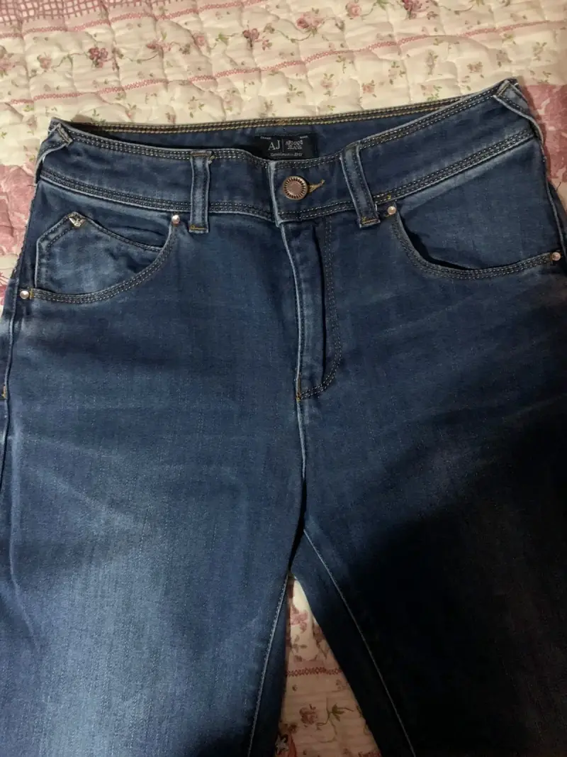 Jeans de mezclilla Armani para mujer - 4