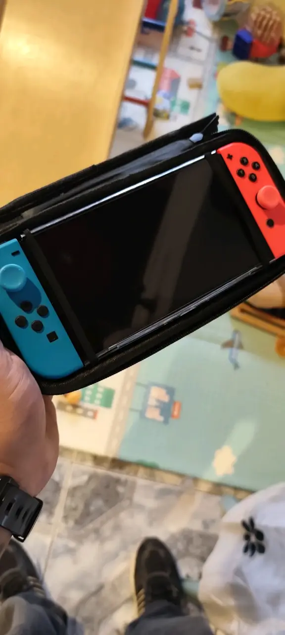 Consola Nintendo Switch con accesorios - 1