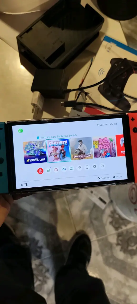 Consola Nintendo Switch con accesorios - 2