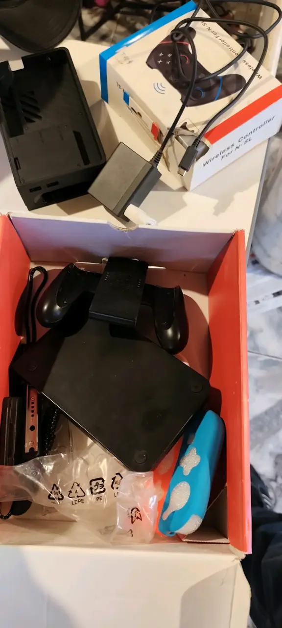 Consola Nintendo Switch con accesorios - 3