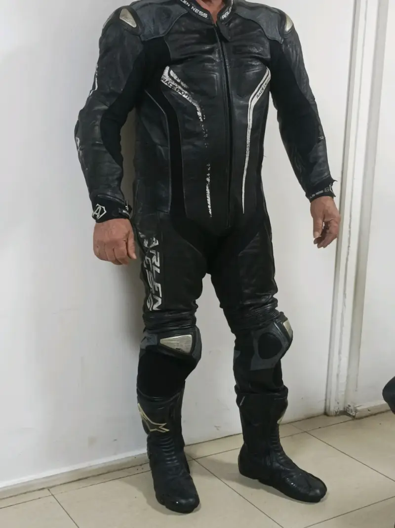 Traje de moto Arlen Ness de cuero negrocon protecc - 3