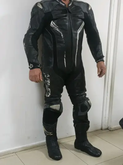 Traje de moto Arlen Ness de cuero negrocon protecc - miniatura 3