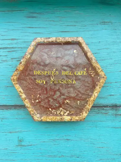 Posavaso o bandejita de resina epoxy con frase - miniatura 2