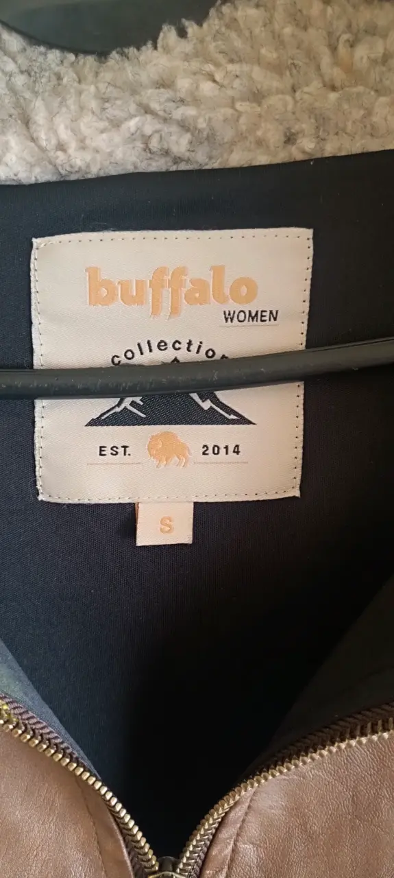 Poleron corderito, marca Buffalo original. - 3
