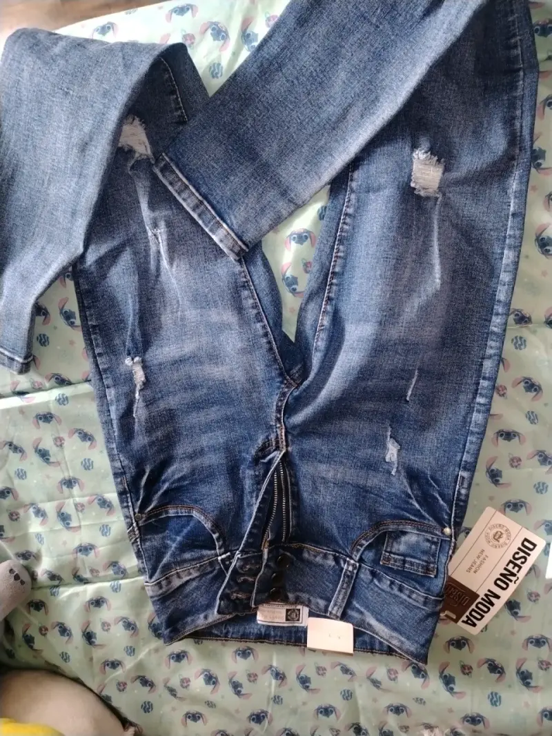 Jeans de mezclilla azul desgastados para hombre - 1
