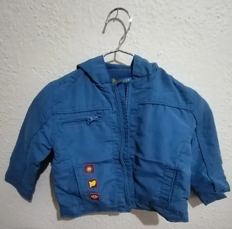 Chaqueta azul para niño con capucha - 1