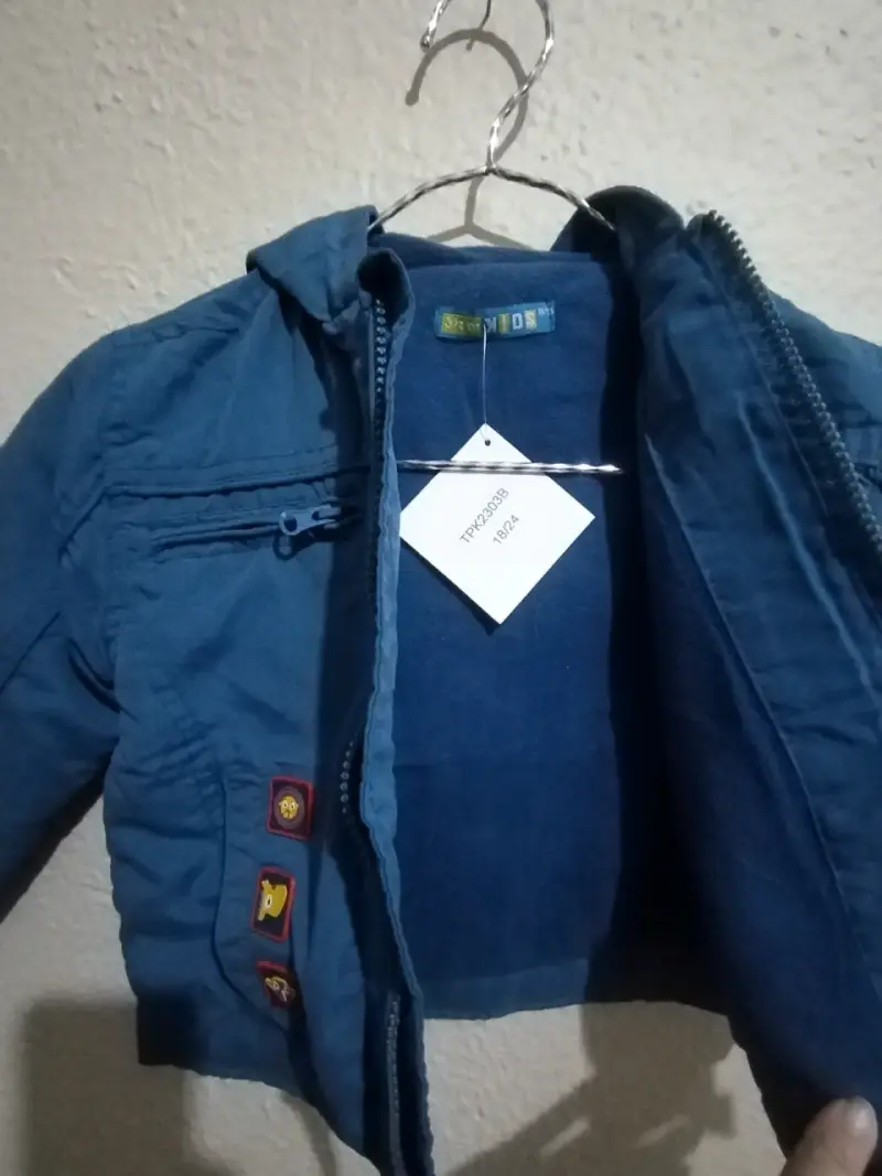 Chaqueta azul para niño con capucha - 3