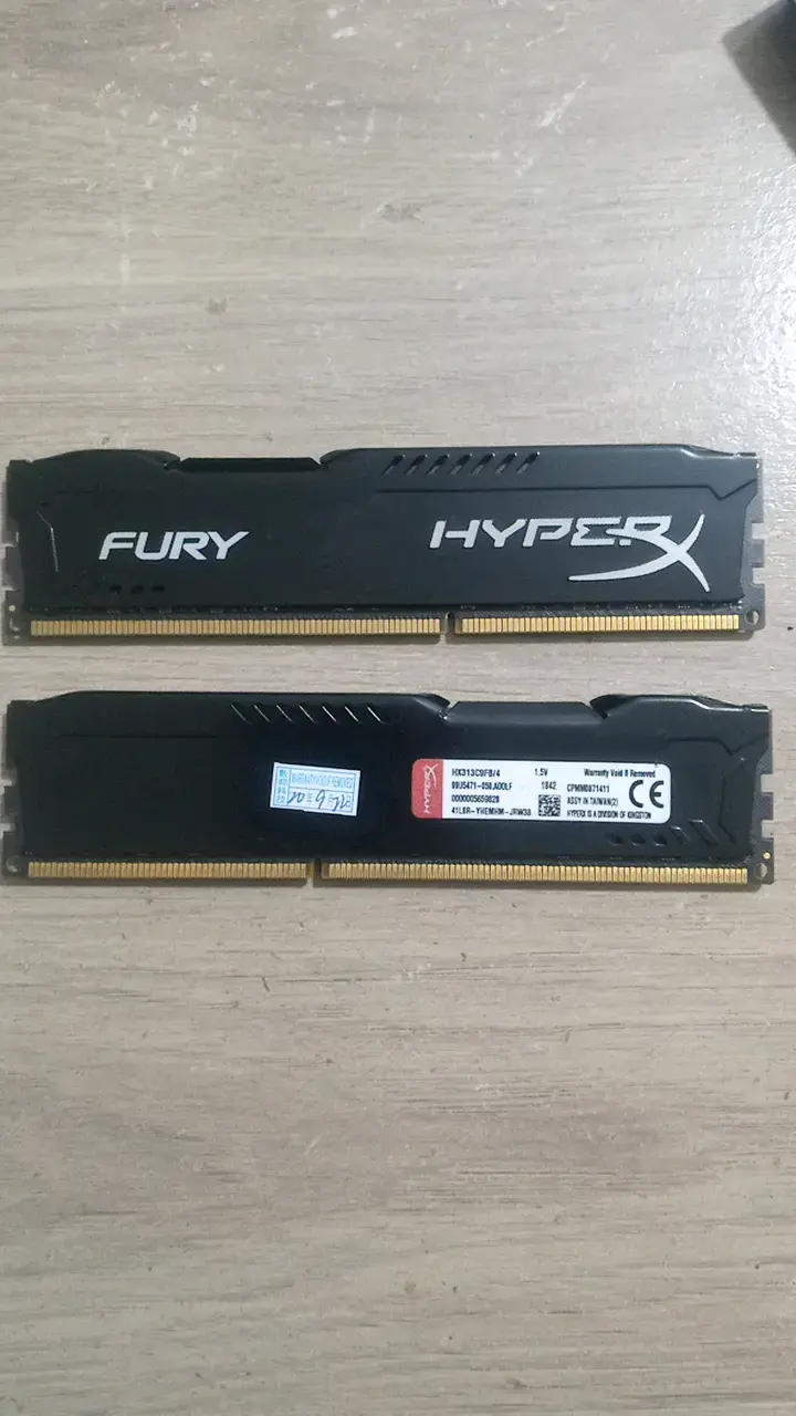 Vendo 2 memoria RAM HyperX Fury DDR3 4GB