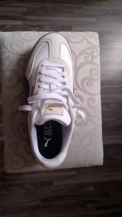 Zapatillas  Puma blancas con suela marrón, platafo - miniatura 3