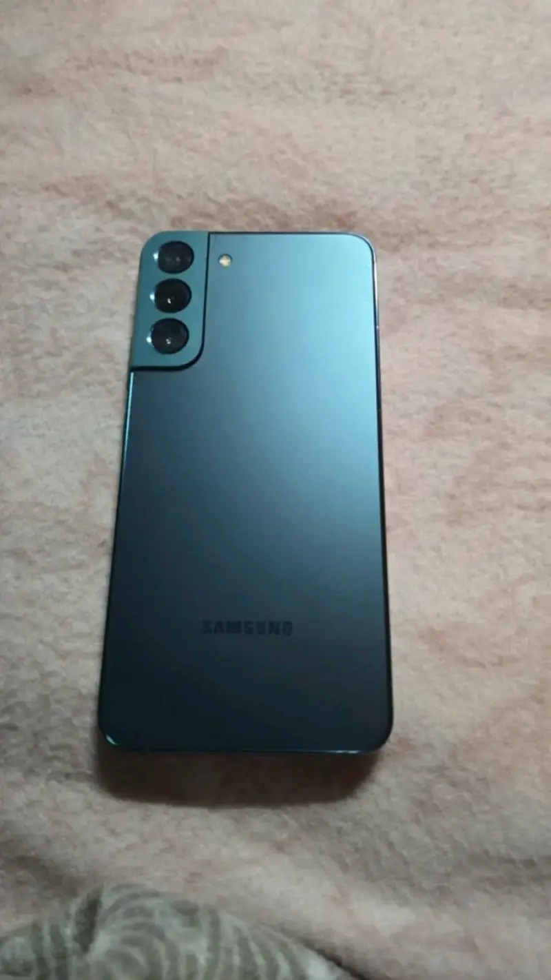 Smartphone Samsung s22 pluss buen estado - 2