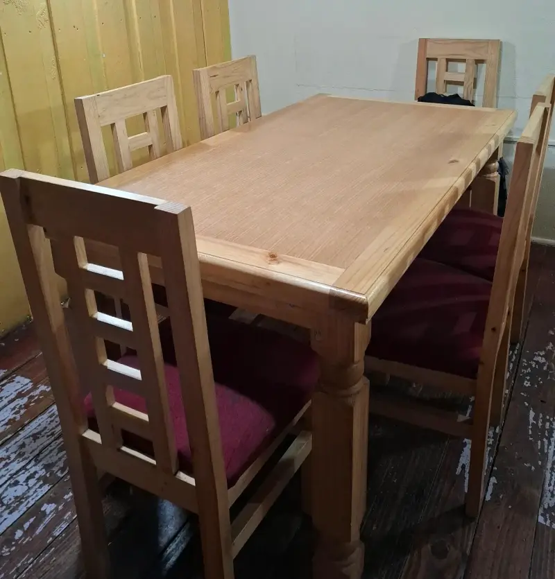 Juego de comedor de madera con 6 sillas - 1