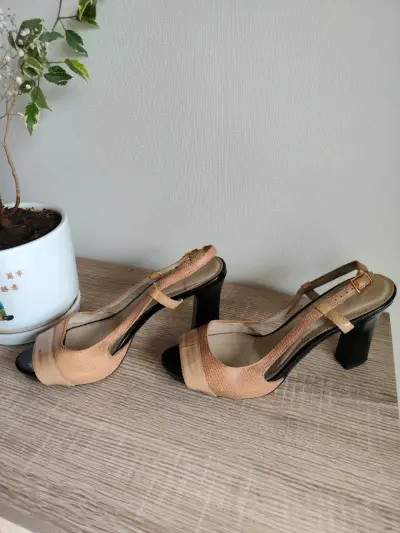 Sandalias de Tacón Abierto Color Beige - miniatura 3