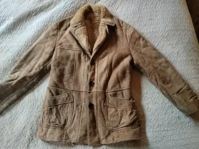 Chaqueta de cuero con forro de lana para mujer - miniatura 1