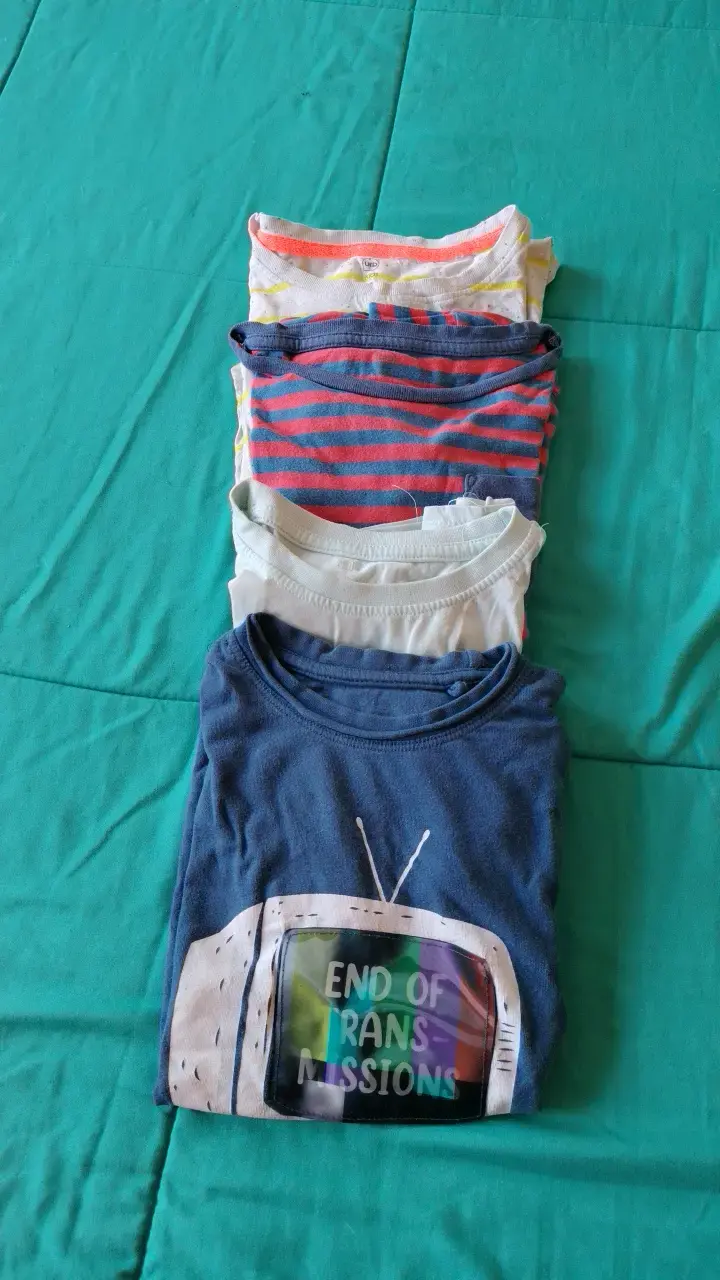 Pack de poleras estampadas para niños