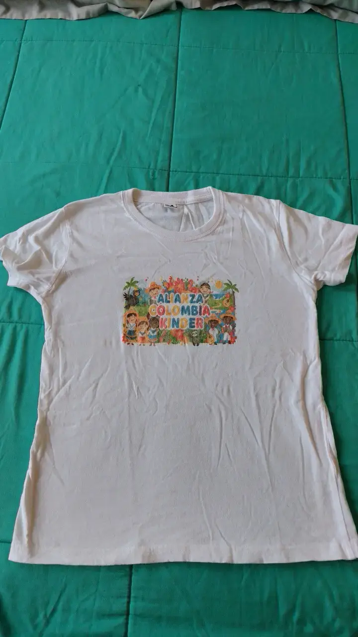 Polera infantil blanca con diseño Alianza Colombia - 2