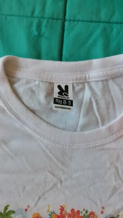 Polera infantil blanca con diseño Alianza Colombia - miniatura 3
