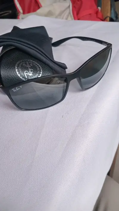 Gafas de Sol Ray-Ban Polarizadas Negras - miniatura 1