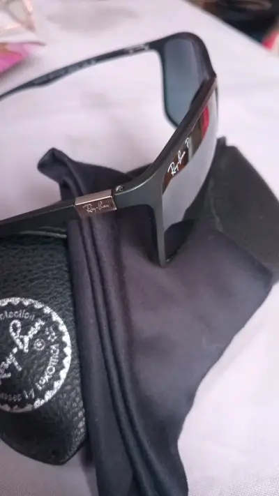 Gafas de Sol Ray-Ban Polarizadas Negras - miniatura 3