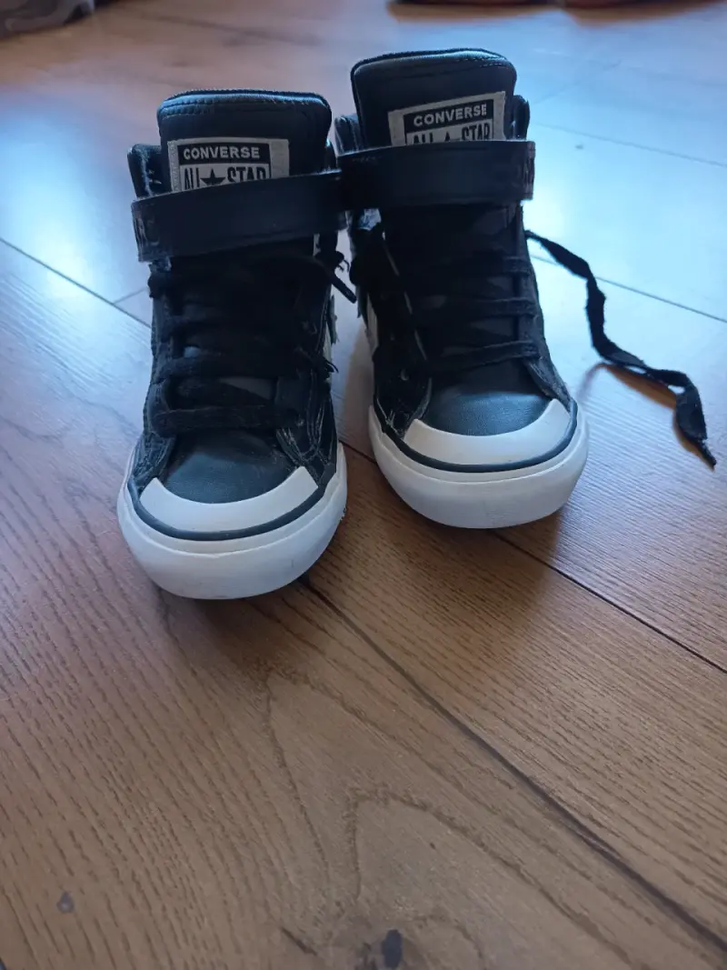 Zapatillas negras Converse para niños - 3