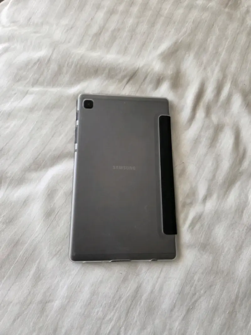 Tablet Samsung Galaxy Tab A7 Lite con funda - 3