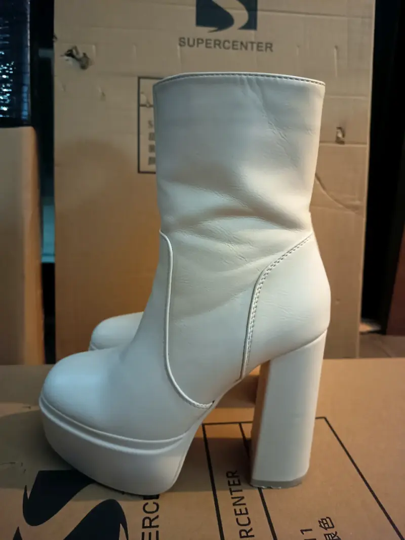 Botines blancos de plataforma con tacón alto - 2