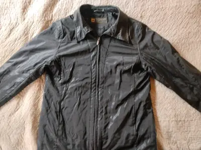 Chaqueta Negra Esprit Sportwear - miniatura 2