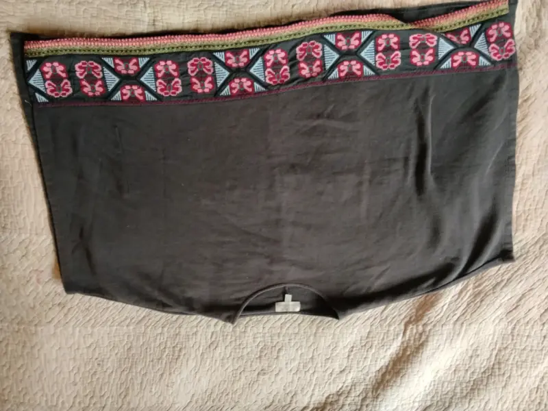 Poncho de algodon negro con bordado floral Zara - 1