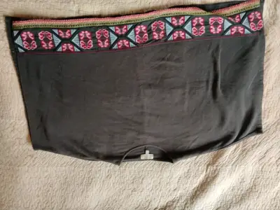 Poncho de algodon negro con bordado floral Zara - miniatura 1