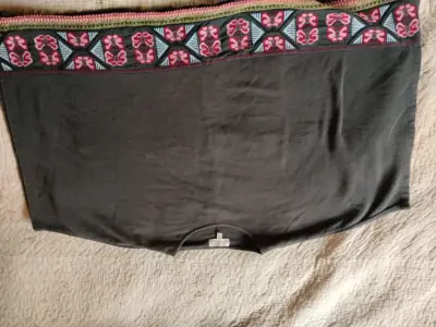 Poncho de algodon negro con bordado floral Zara - miniatura 4