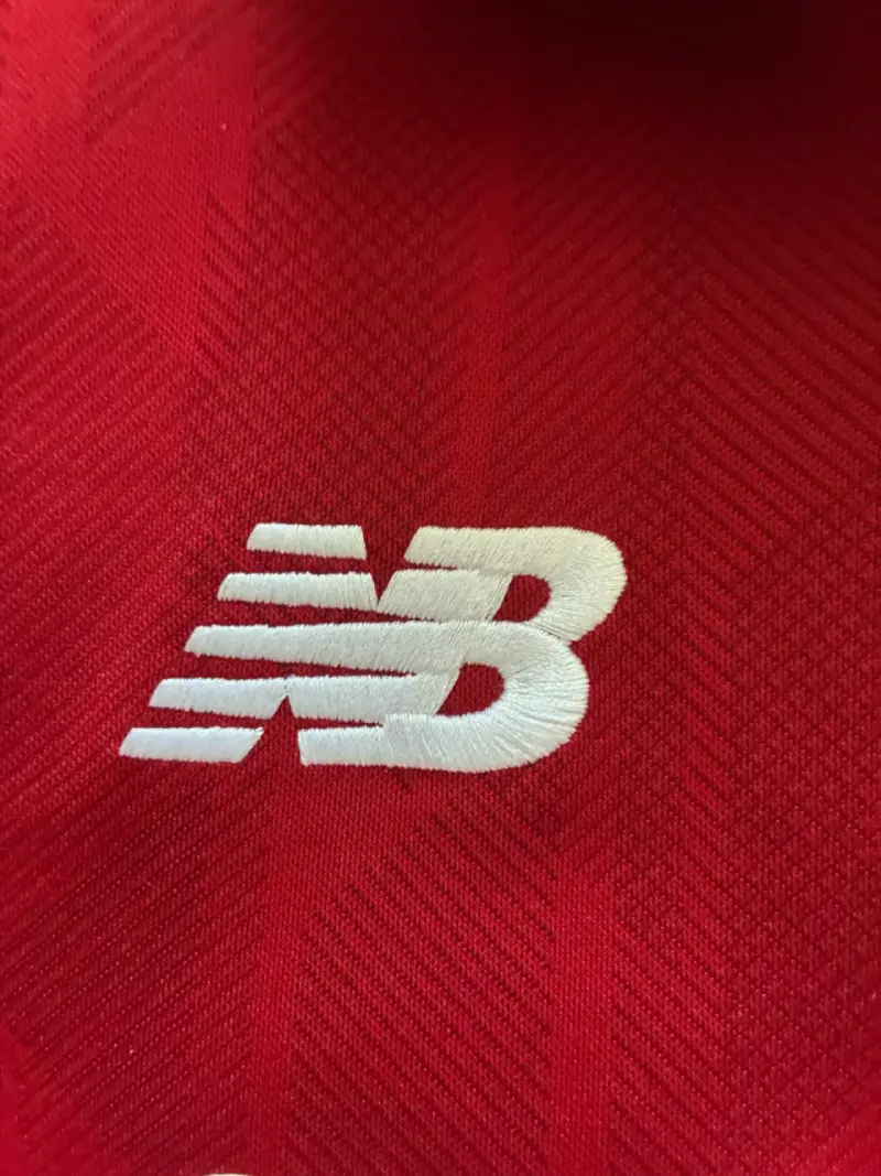 Camiseta Liverpool FC NB, Roja, original. - 2
