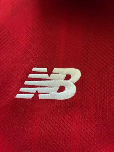 Camiseta Liverpool FC NB, Roja, original. - miniatura 2