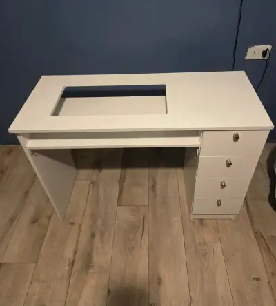 Escritorio blanco con cajonera para oficina - miniatura 4