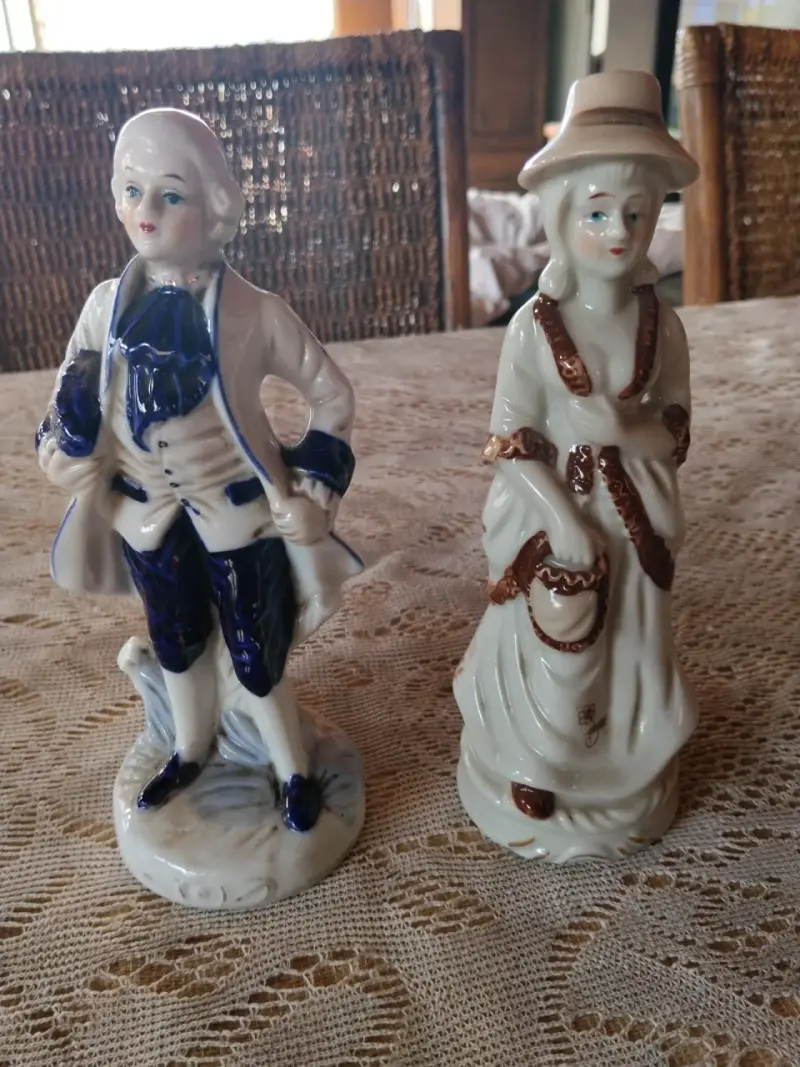 Figuras de porcelana pareja vintage - 1