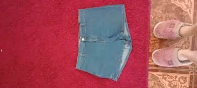 Shorts de mezclilla azul para mujer - miniatura 2