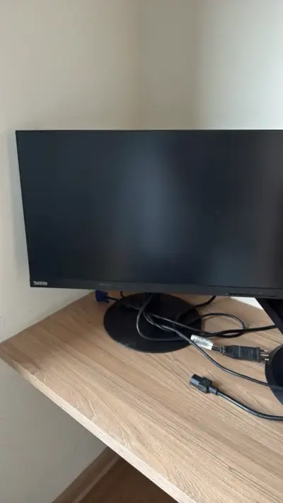 Monitor Lenovo ThinkVision 23.8 pulgadas Full HD - miniatura 1