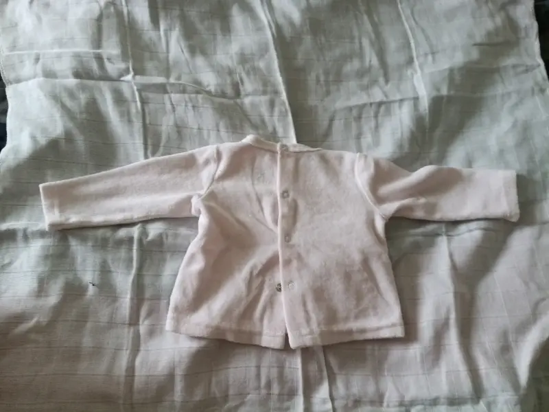 Polera de bebé rosa con diseño de helados - 2