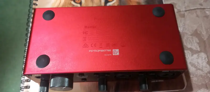 Interfaz de Audio Focusrite Scarlett 2i2 USB - 2