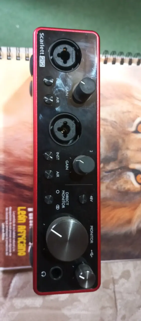 Interfaz de Audio Focusrite Scarlett 2i2 USB - 4