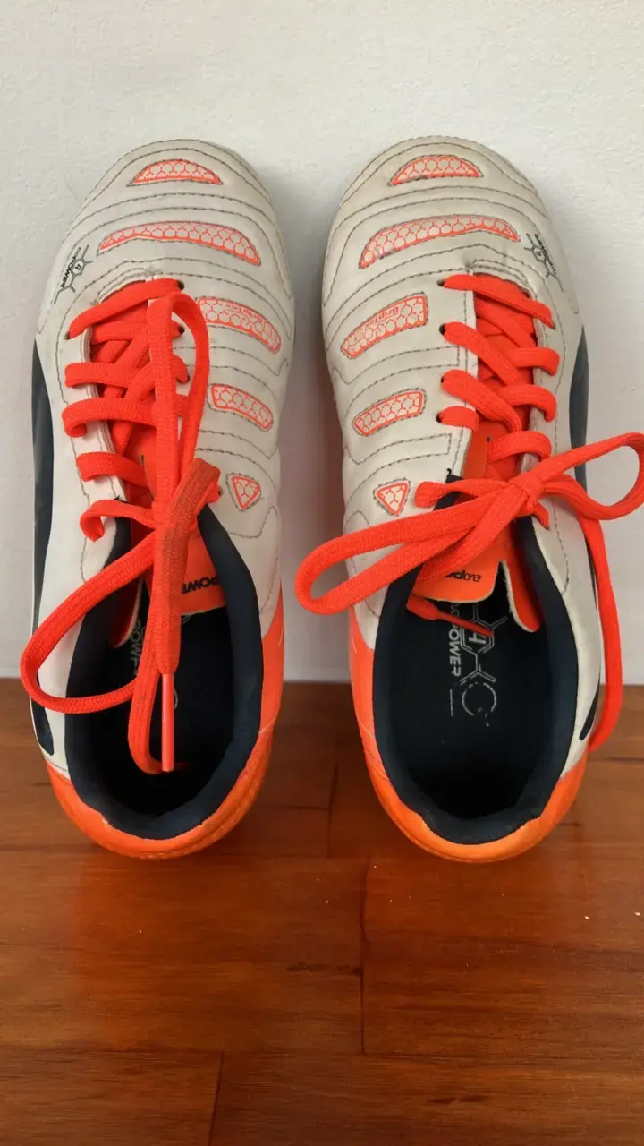 Zapatillas de fútbol para niño, marca Puma - 1