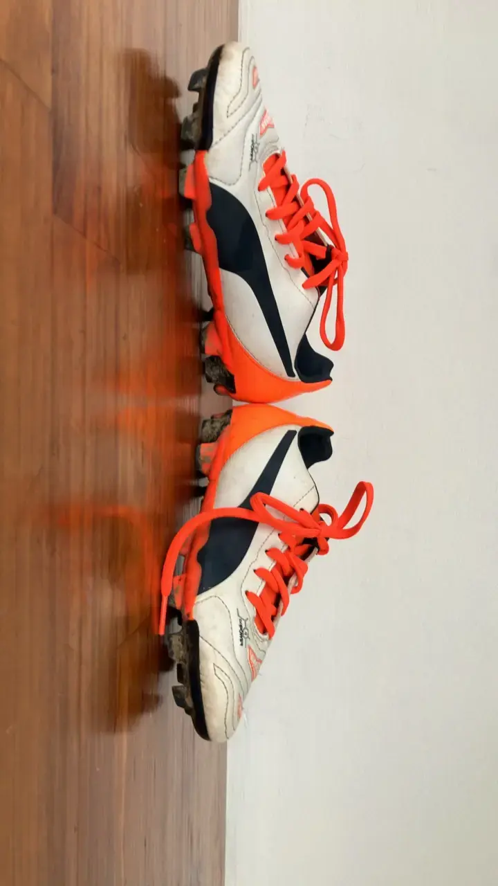 Zapatillas de fútbol para niño, marca Puma - 3