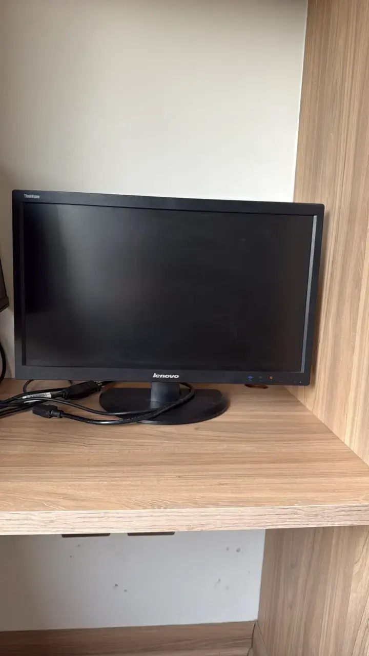 Monitor Lenovo ThinkVision 23 pulgadas Full HD - 1