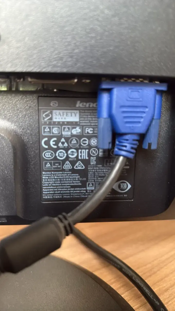 Monitor Lenovo ThinkVision 23 pulgadas Full HD - 3