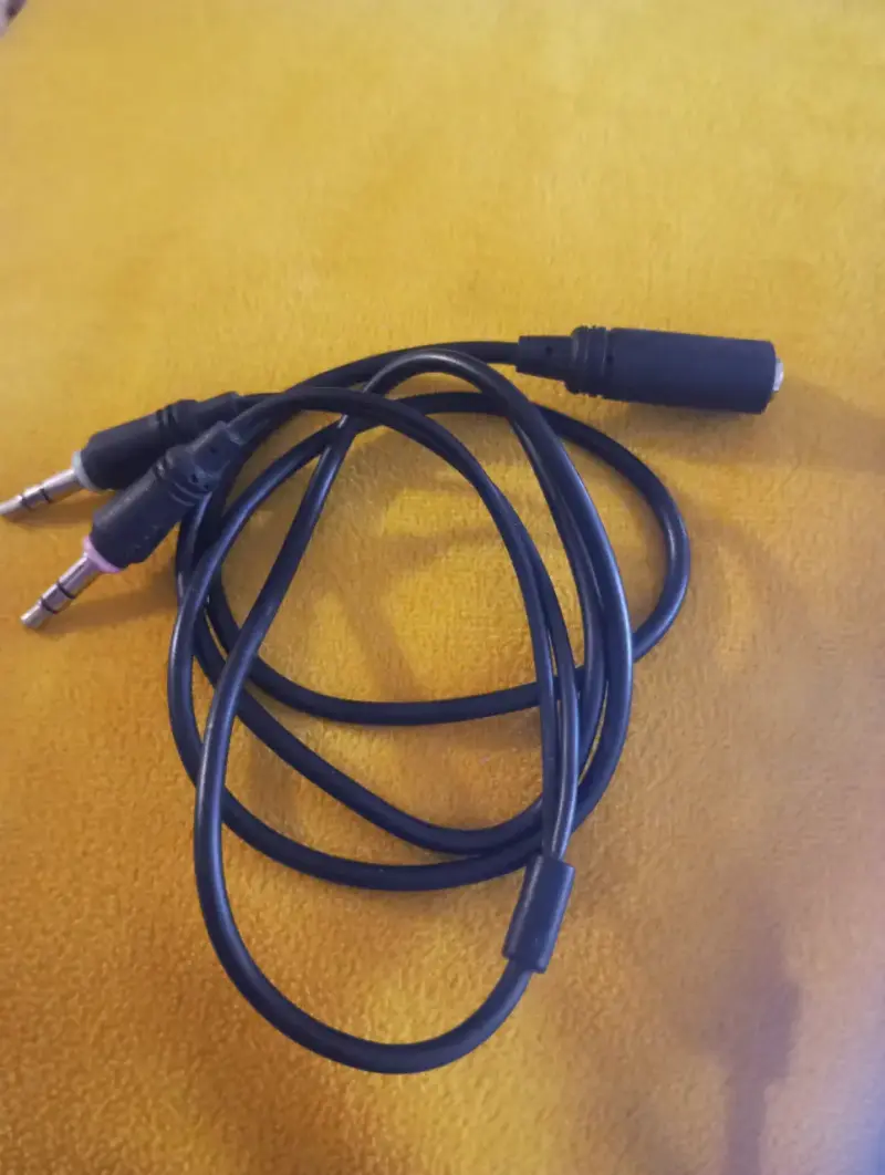 Cable Adaptador Splitter Audio / Micrófono 3.5mm S - 1