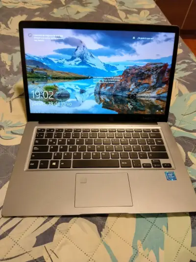 Laptop Tagitech con Procesador Intel - miniatura 3