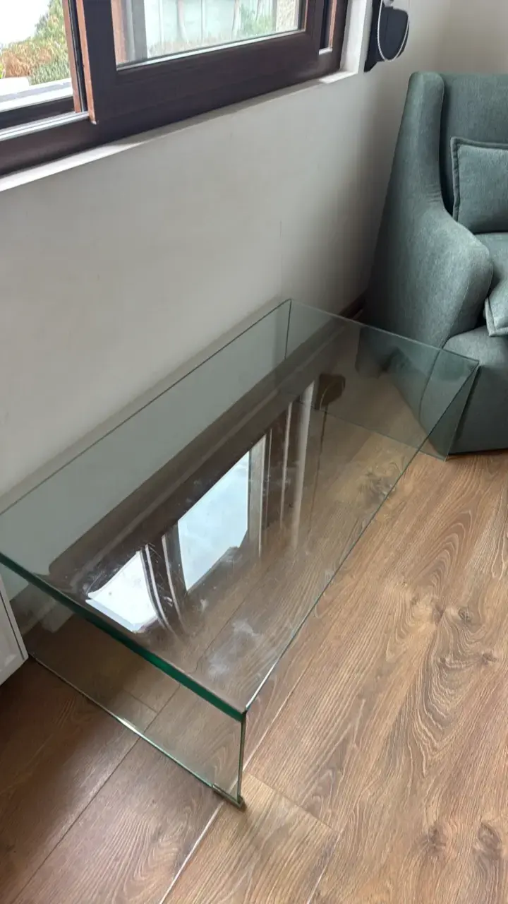 Mesa de centro de vidrio transparente moderna - 1
